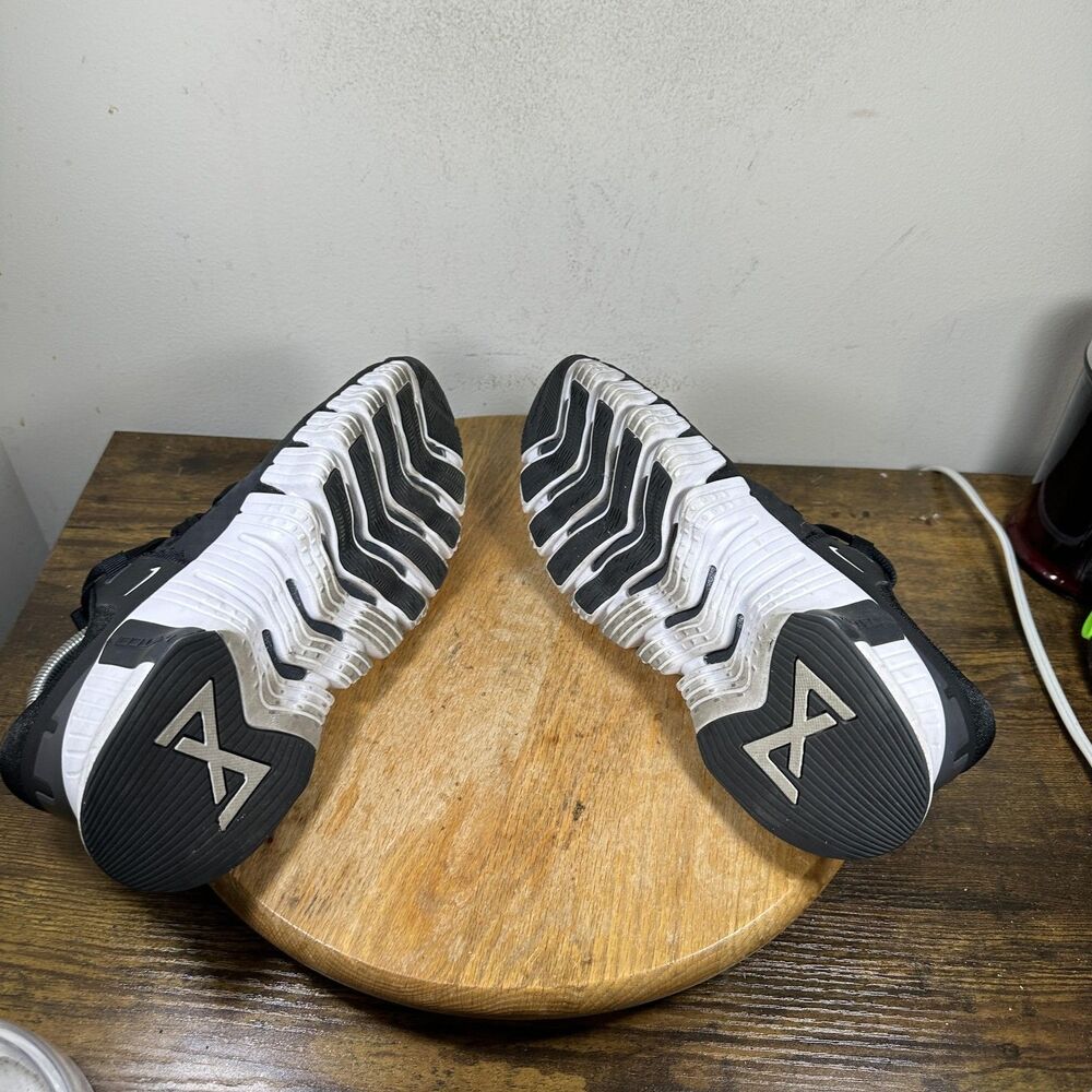 Nike Free Metcon 5 Shoes Womens Size 10 Black White Training Athletic DV3950-001 - Picture 7 of 8